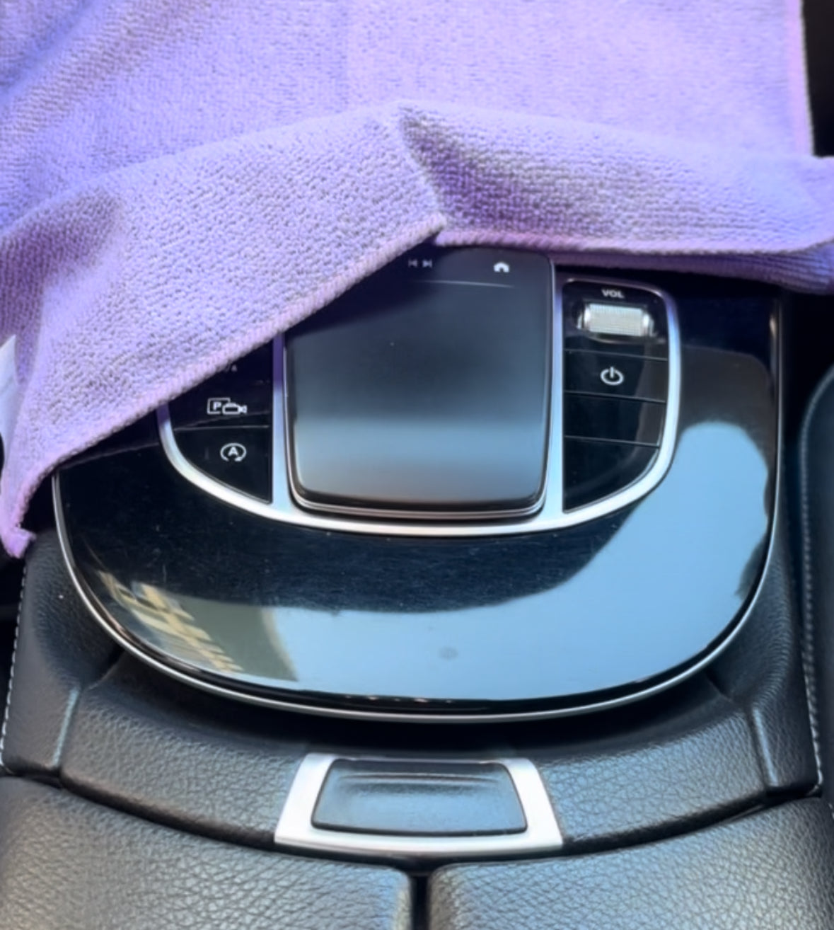 Pulidor de salpicadero negro piano.